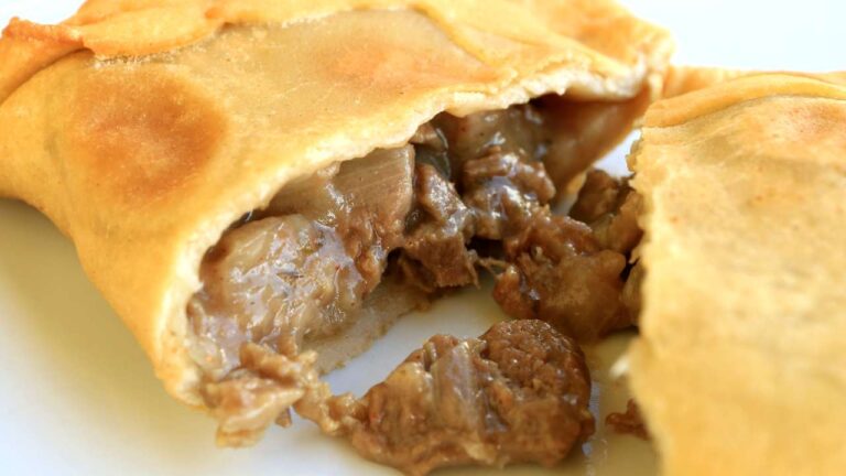 Receita de Calzone de strogonoffe - Temperos Prático